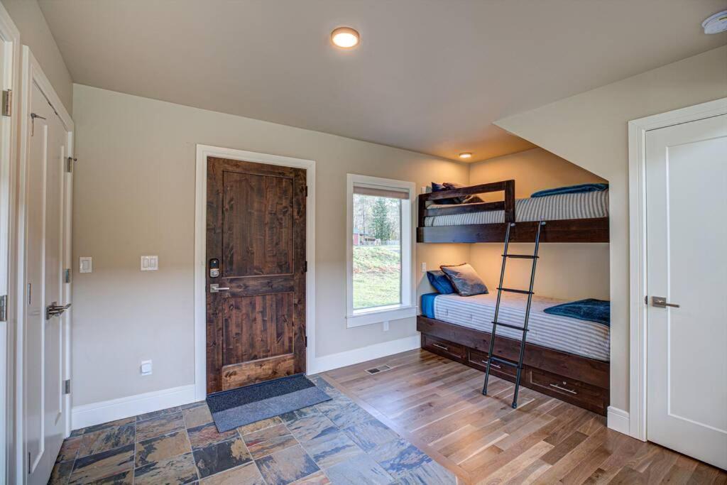 Newly Built Modern Chalet Duplex - 2 Mount Hood Village Exteriör bild