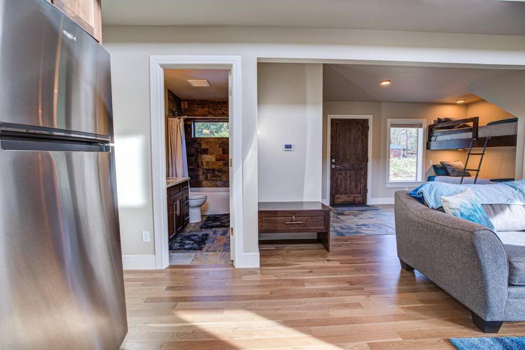 Newly Built Modern Chalet Duplex - 2 Mount Hood Village Exteriör bild